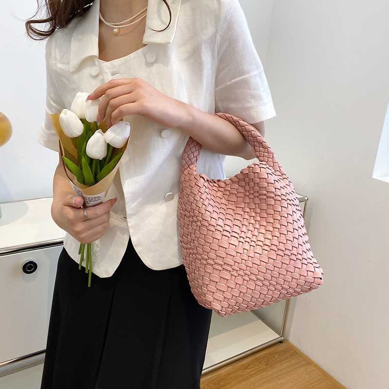 

Shoulder Bags Small Handmade Woven Bag for Women Soft Leather Large Capacity Portable Crossbody Grand and High End Feeling One Shoulder Commuting 230420, Blue14