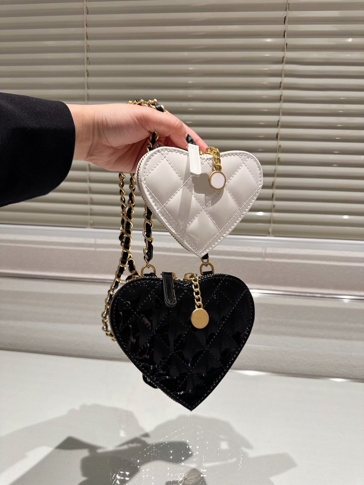 

TZ Shoulder bag patent leather Mini Heart Lover Style cowhide Crossbody Bags Gold Metal Hardware Chain Vanity Cosmetic Designer Coin Purse Handbags Fashion Wallets, Black