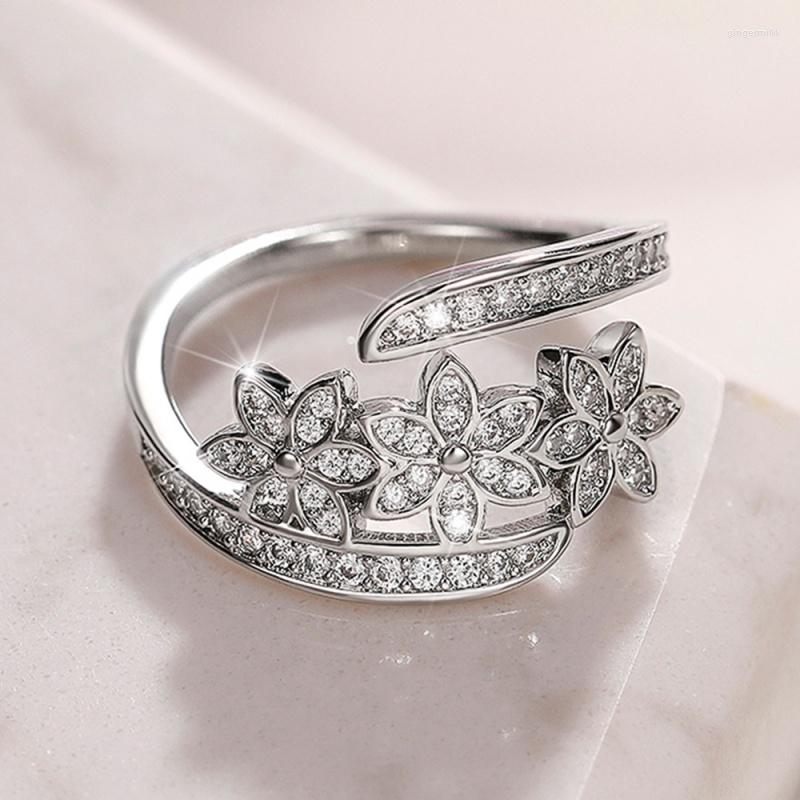 

Cluster Rings Dazzling Crystal Flower Engagement For Women Party Silver Color In Female Opening Jewelry Trendy High Quality Luxury