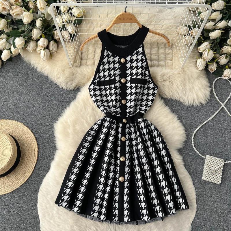 

Casual Dresses Ladies Halter Knitted Dress Bird Lattice Print Sleeveless A-Line Hips Vestidos Women Summer Fashion Contrast Color Pleated, Black