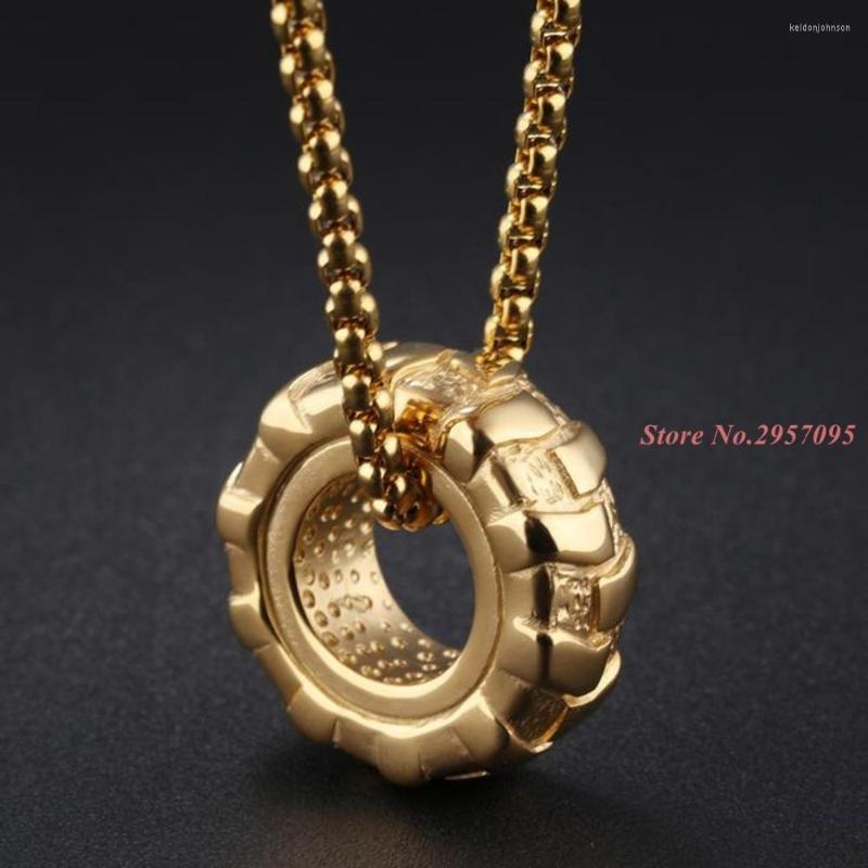 

Pendant Necklaces Tires Necklace 60cm Long Men Stainless Steel Wheel Pendants Jewelry Square Chain