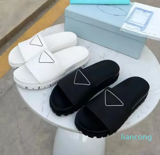 

Slipper Women Summer Simple Living Bathroom Antiskid Slipper Outdoor Leisure Flat Bottom Classic Sandbeach Sandal Flip-Flops