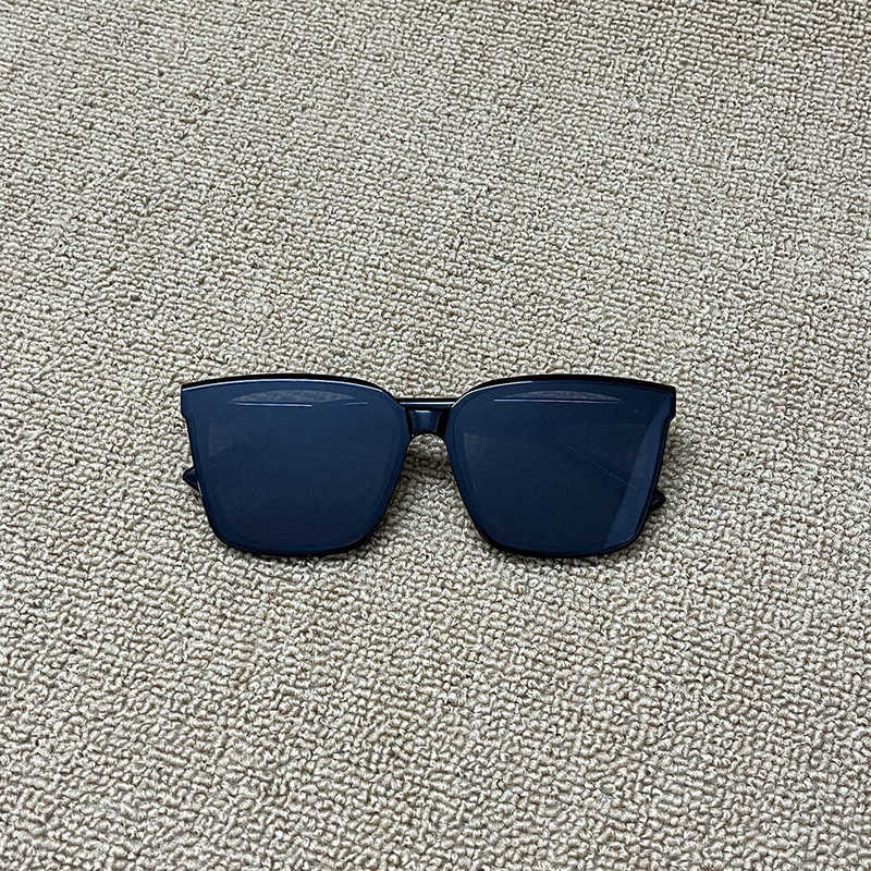 

New fashion sunglasses for men and women Designer classic Square plate sunglasses UV proof street glasses