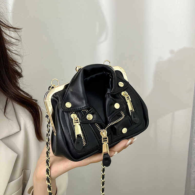 

Shoulder Bags Personalized Clothes Clip Buckle Small Bag 2023 Korean Version Fashionable Rivet Personalized Girl Single Shoulder 230420, Pink15