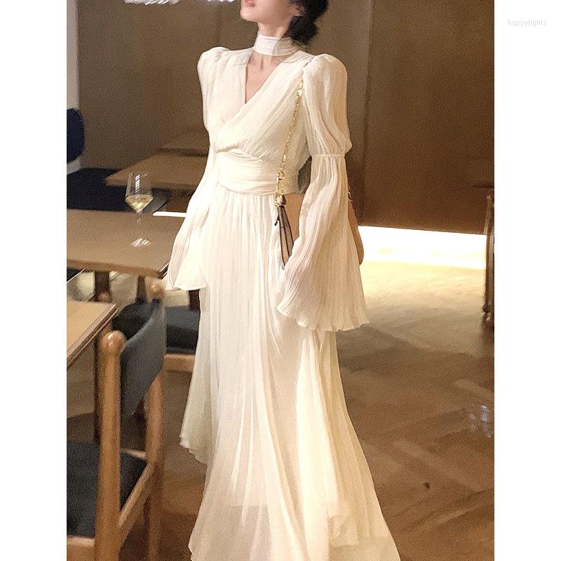 

Casual Dresses SuperAen Holiday Style Pleated V-neck Dress For Women Early Spring 2023 Sweet Long, White