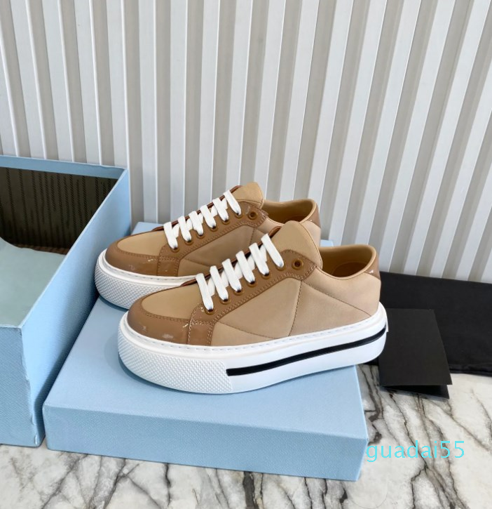 

Nylon Womens dress Shoes Triple Back White Lady Fashion Flat Leisure Canvas Designers Sneaker With box dust bag, Brown