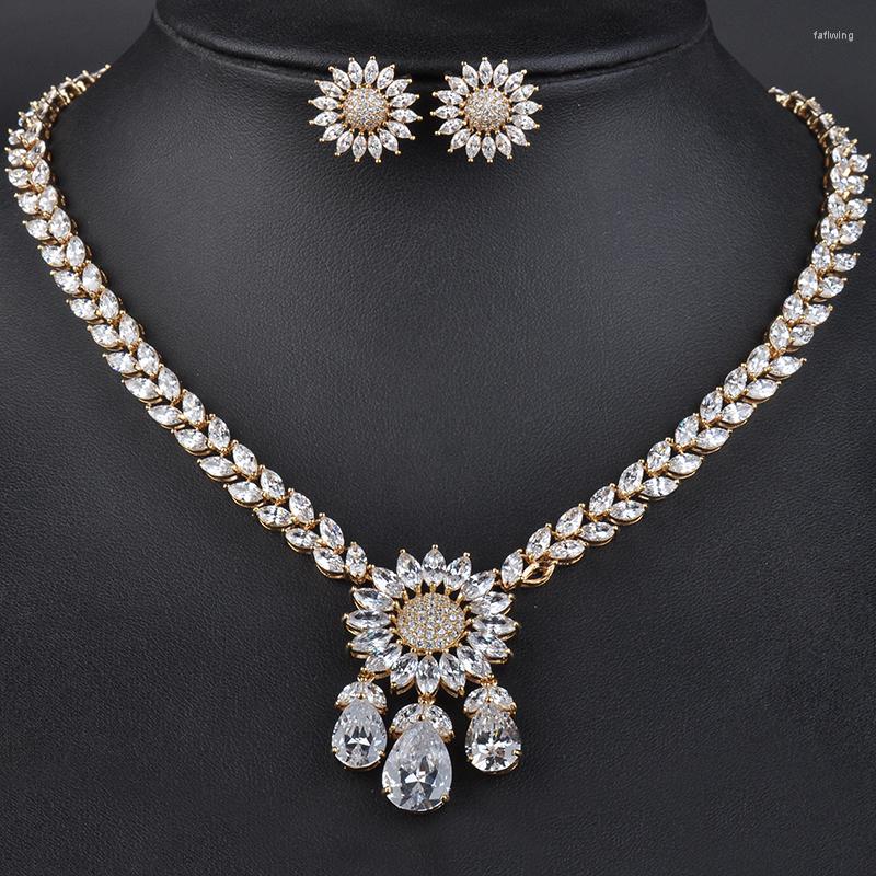 

Necklace Earrings Set Luxury Gold Color Elegant Shape Bridal CZ Flower Pendant And Big Wedding For Brides GLN0133, Picture shown