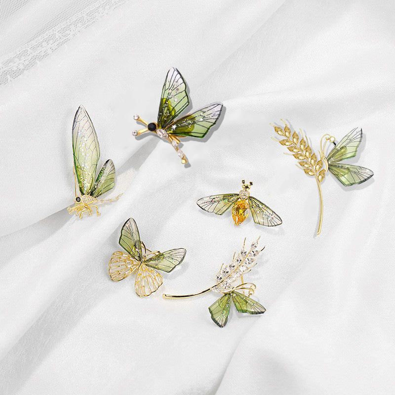 

Niche Wheat Ear Butterfly Brooch Exquisite High-end Design Sense Brooches Cute Dragonfly Bee Women Luxury Pins Clothing Corsage