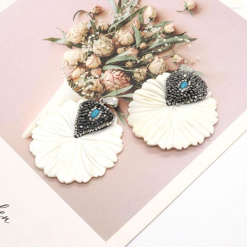

Pendant Necklaces Exquisite Natural Freshwater Shell Flower 45mm Inlaid Rhinestone Charm Fashion Jewelry DIY Necklace Earrings Accessories