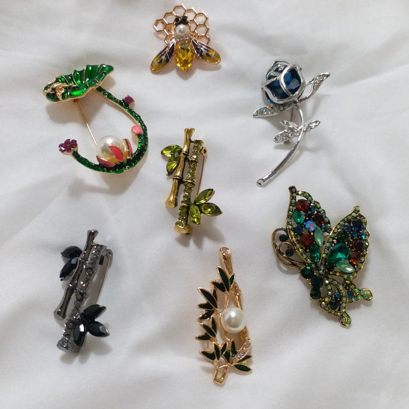 

Brooches Fashion Flowers Butterfly Bamboo Bee Lotus For Women Pearl Enamel Pin Badge Female Broches Con Piedras