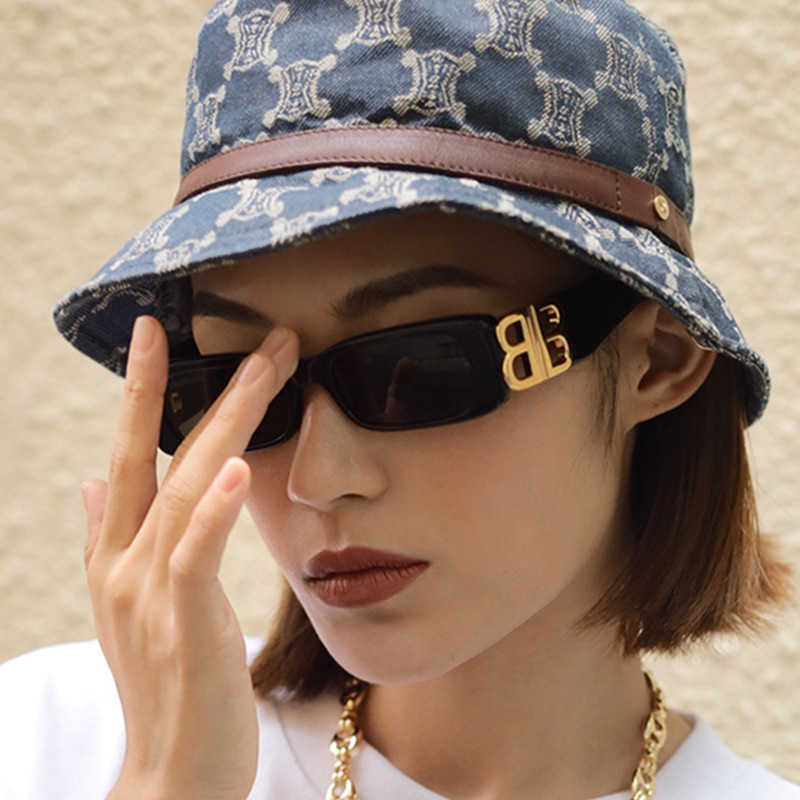 

Frames 2021 fashion small box ins net red personalized metal double B Street Photo Sunglasses trend