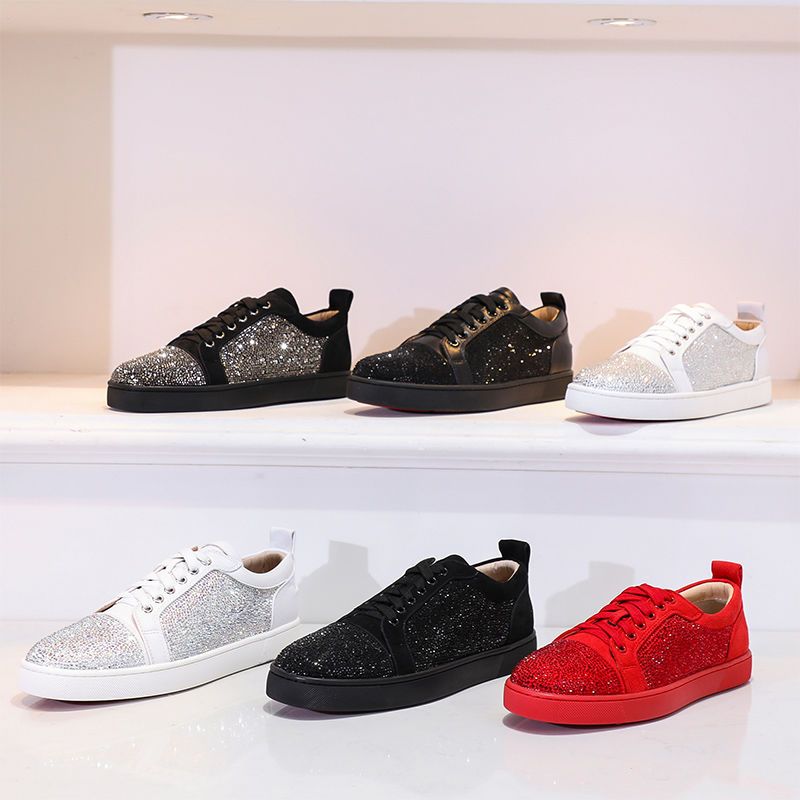

Grey Suede Men Casual Shoes Rivet Stud Flat Low Top Spike Outdoor Sneakers Lace up Men Runway Chaussures Hommes A25