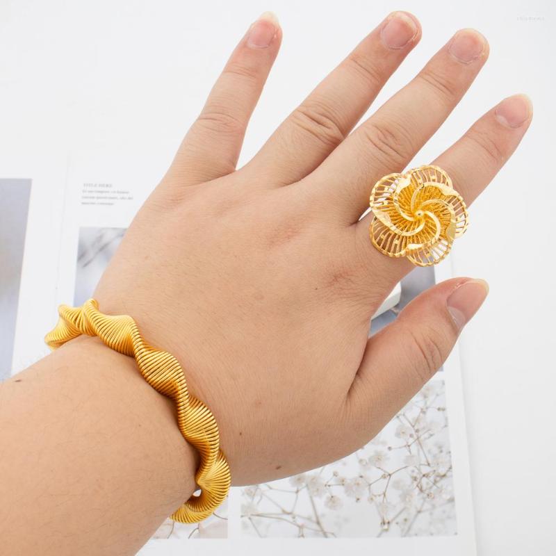 

Necklace Earrings Set And Ring Luxury Flower Jewelry 18k Gold Color Twist Bracelets Finger For African Senegal, Picture shown