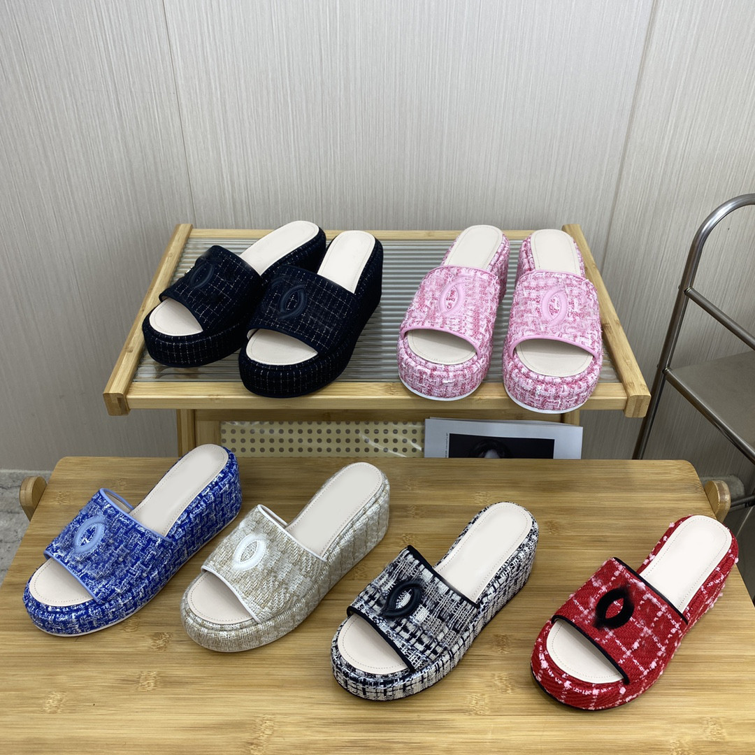 

Women Tweed Leather Straw Woven Slides Sandals Slip On Wedge Flats Fashion Beach slippers Mule Brand Flip Flops Casual Shoes Platform High heels Chain Rubber Slider, 06101