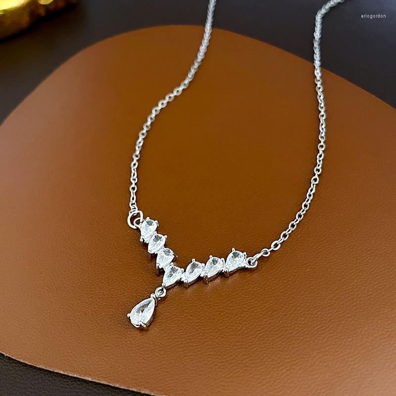 

Choker Fashion Waterdrop V Shaped Zirconia Simple Necklace For Women 2023 Beautiful Wedding Party Jewelry Wholesale