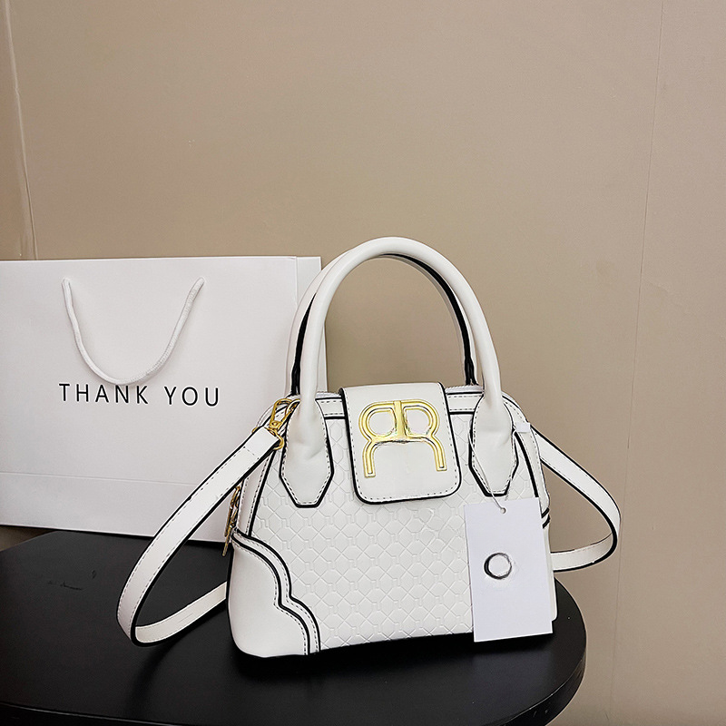 

Spring New French High Sense Stewardess Bag Retro Small Square Bag Square Bags Women's Messenger Bags Wholesale, 23*9*16cm