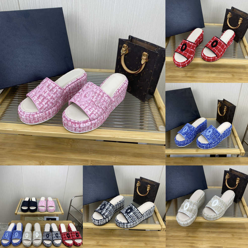 

2023 sandal famous designer woman Slipper high heel platform wedges Tweed fabic canvas luxury letter gold chain summer shoe comfort beach easy to wear lady flat slide, Chl3284
