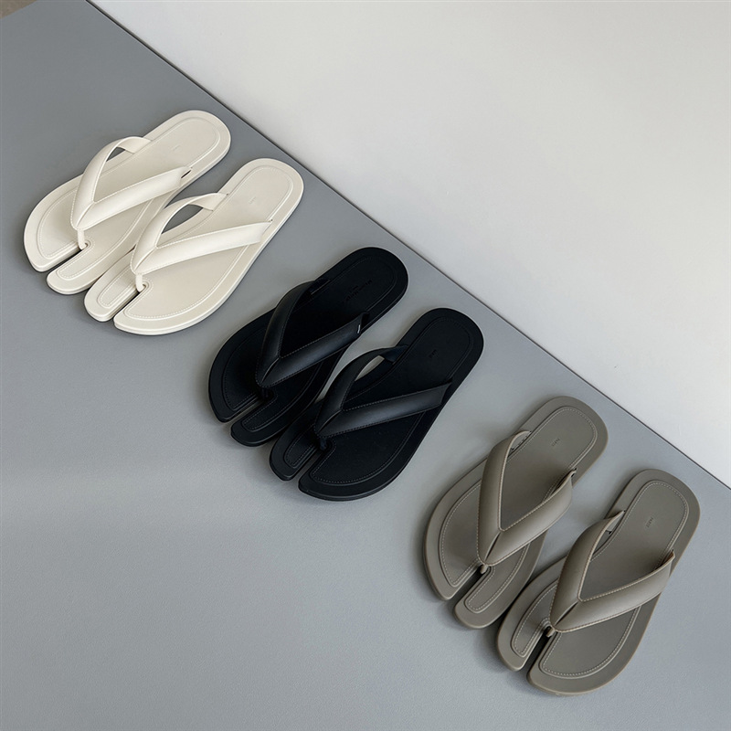 

2023 fashion designer slipper flip flops tabi slides rubber thong sandals women men moccasin shoes summer all season hotels beach pool shower slider Unisex size 35-44, Mm4101