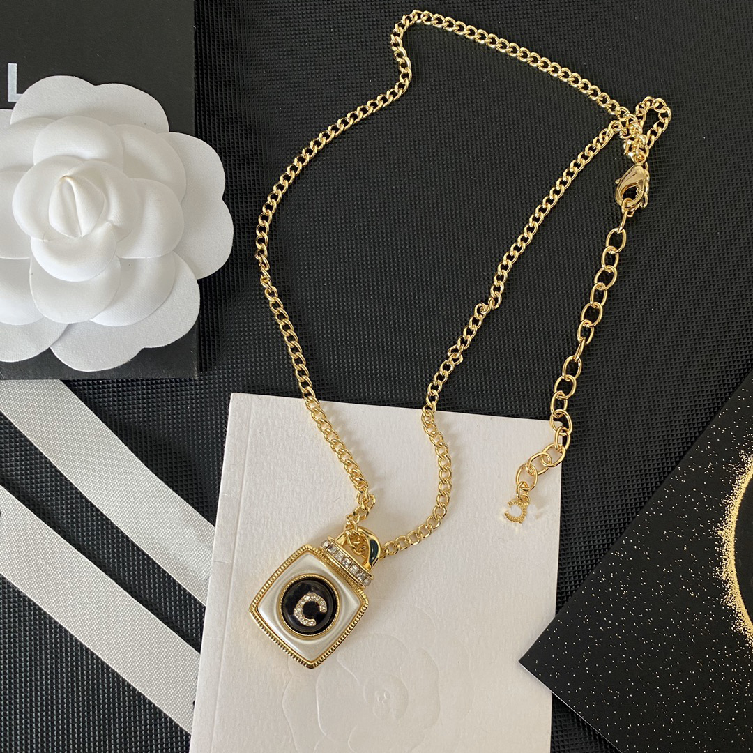 

Designer Necklace Choker Chain 18K Gold Plated Brass Copper C-Letter Pendants Classic Fashion Women Luxury Jewelry Accessories Do Not Fade B251