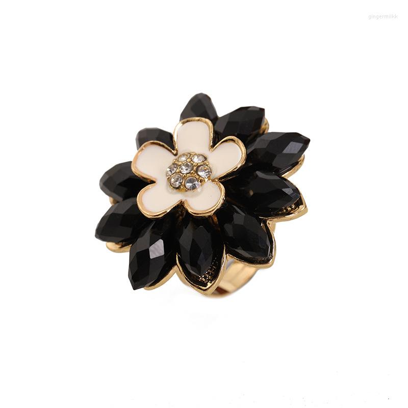 

Cluster Rings Fashion Black Resin Sunflower Shaped Begie Enameling Adjustable For Women Gold Color Chunky Opening Finger Ring Jewelry