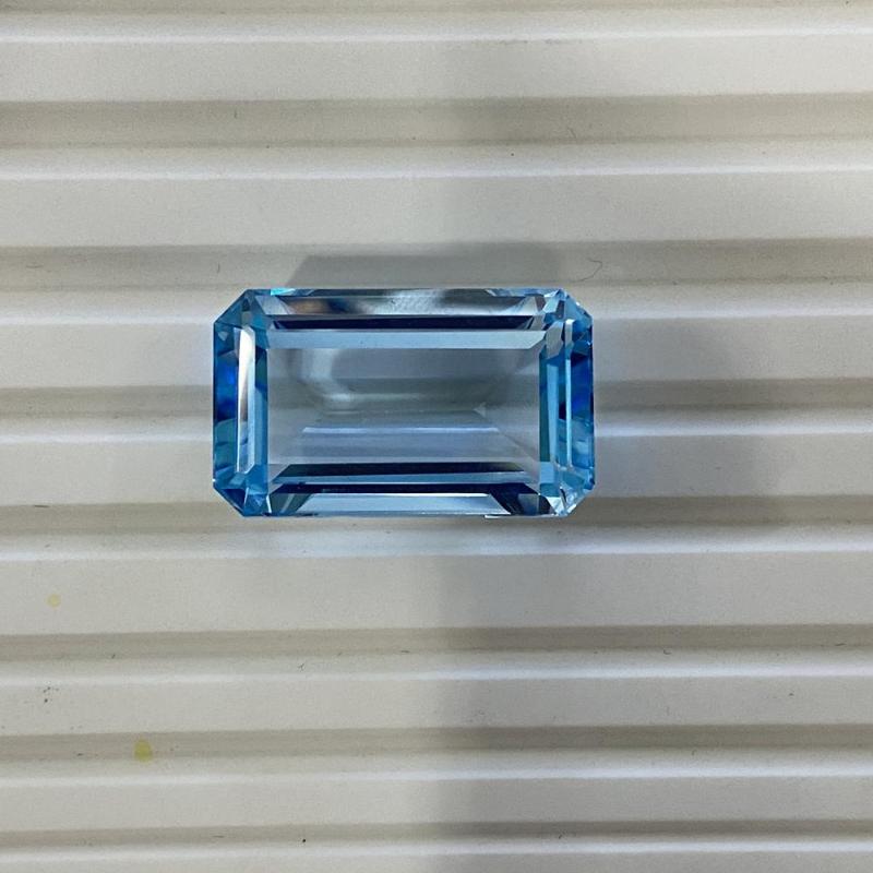 

Loose Diamonds Meisidian Emerald Cut 16.5x21x5.8mm 38 Carat Natural Sky Blue Topaz Gemstone