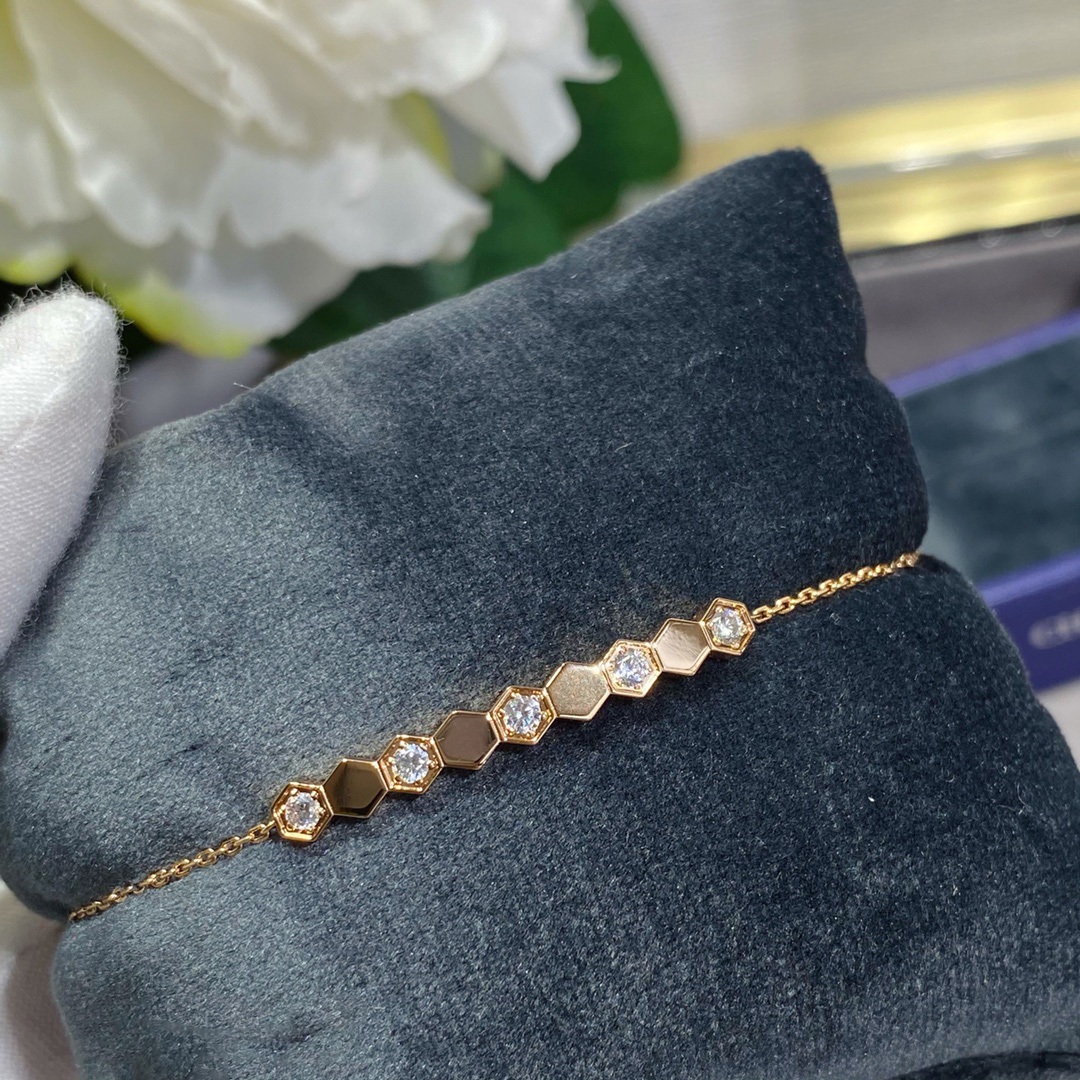 

Prestigious Ladies Chain Bracelet, Gorgeous Geometric Square Design Ladies Bracelet, Suitable For Prom Accessories