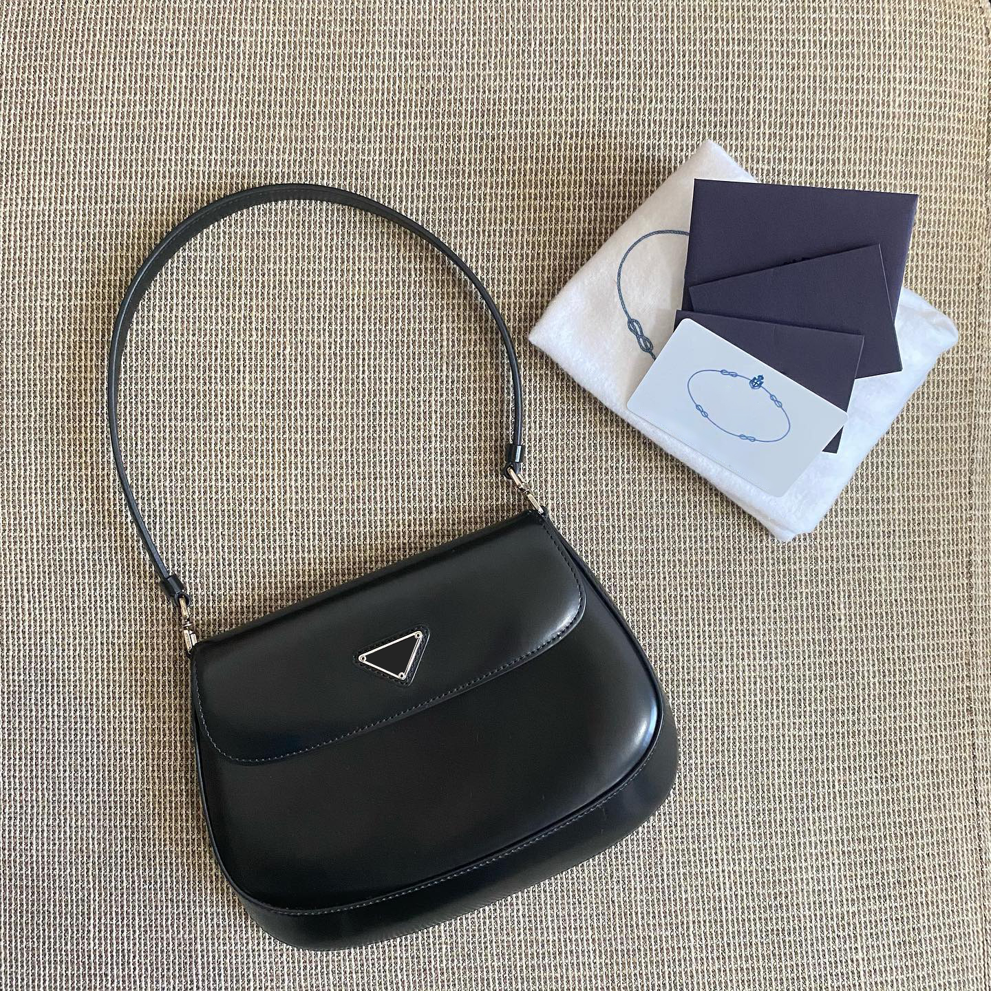 

2size Hobo triangle underarm Shoulder bags mirror quality luxurys Genuine Leather Cleo bag Womens mens designer tote handbag White silver clutch crossbody Bags, Pink-small