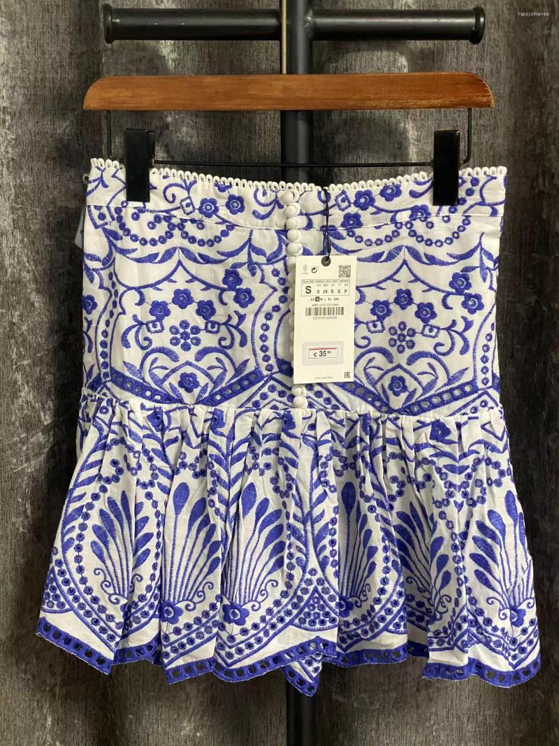 

Skirts 2023 Counter Quality Heavy Embroidery Hook Flower Hollow High Waist Skinny A-line Half Skirt Summer Fishtail Type Short, Normal quality