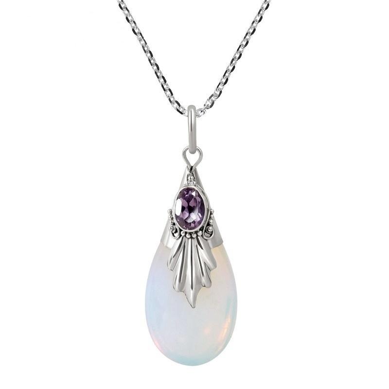

Pendant Necklaces Water Drop Shaped Moonstone Necklace Exquisite Fashion Women Crystal Jewelry Party Wedding Gift