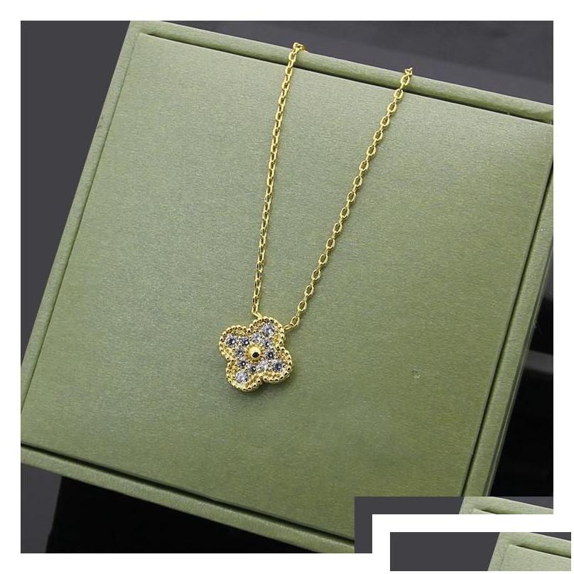 

Pendant Necklaces Womens Luxury Designer Buckle Fl Diamond Necklace Fashion Single Flower Fourleaf Clover Cleef 18K Gold Drop Delive Dhytm
