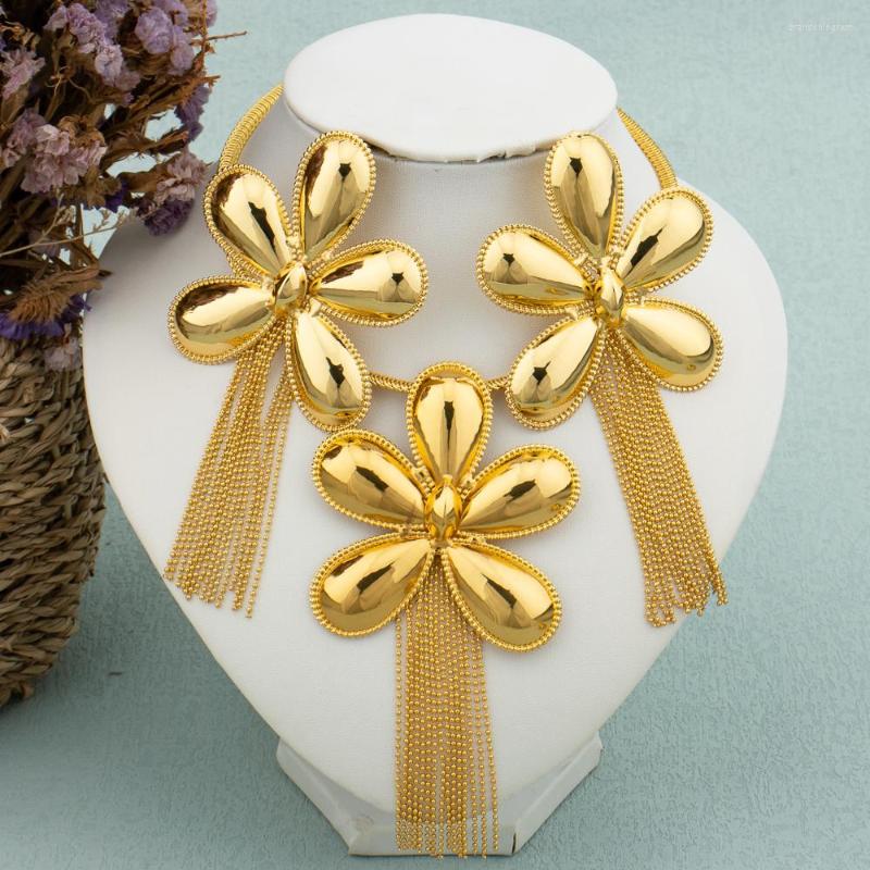 

Necklace Earrings Set Design Gold Color Jewelry With Gift Box Pendant Flower Drop Weddings For Women Party Italy Lady, Picture shown