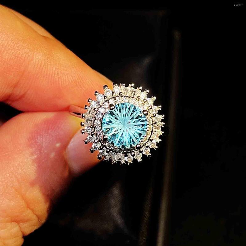 

Cluster Rings Luxury Dazzing 2 S Blue Color Topaz Firework Cutting Zircon For Women Romantic Wedding Anniversary Day Jewelry Gifts
