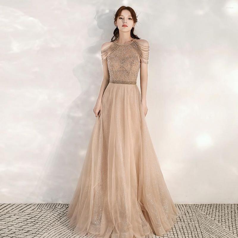 

Runway Dresses Fashion Champagne Gold Celebrity Halter Tassel Beading Sequined A Line Sleeveless Quinceanera Evening Prom Gowns Custom