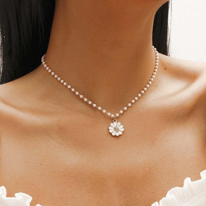 

Choker White Flower Pearl Necklace Gold Color Pendants Women Jewelry On The Neck Chain Beads Chocker Collar For Girl Chokers