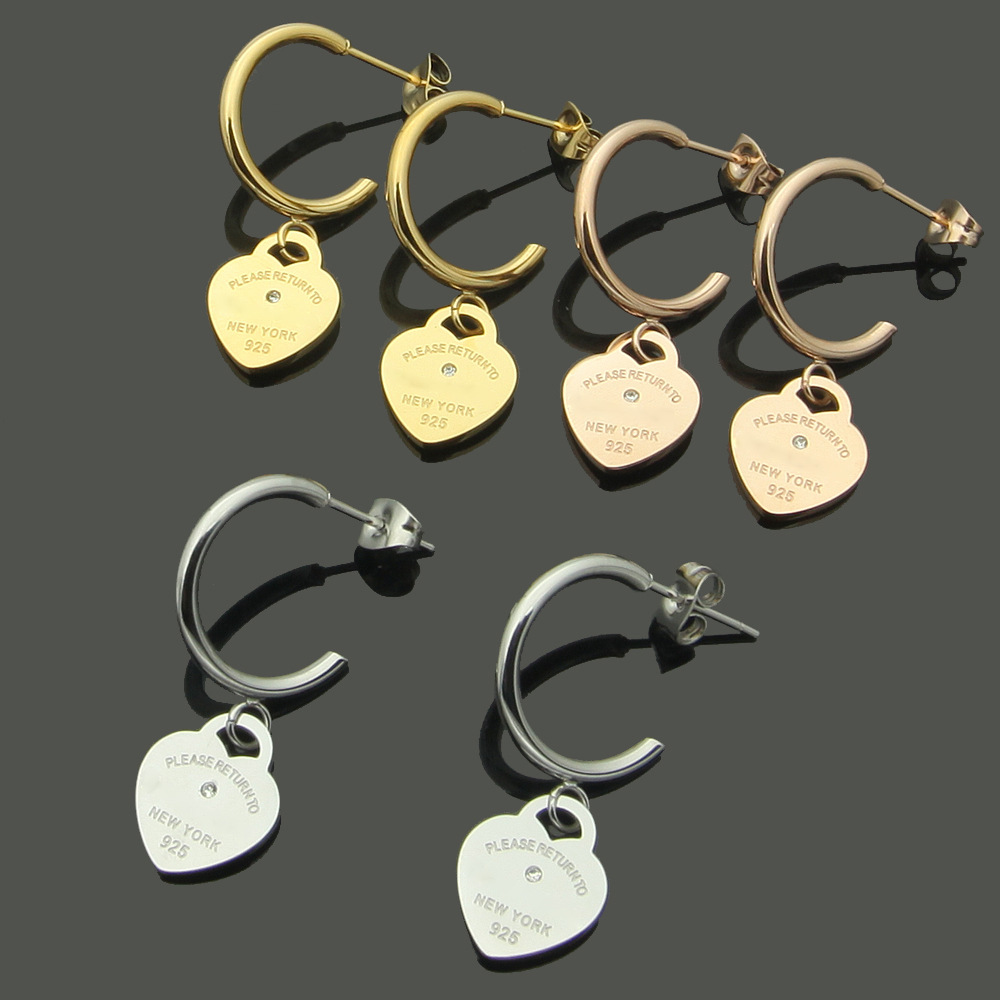 

designer earrings T Letter Stud C shaped Hanging Peach Heart Single drill earring simple and matching love belt drill earrings