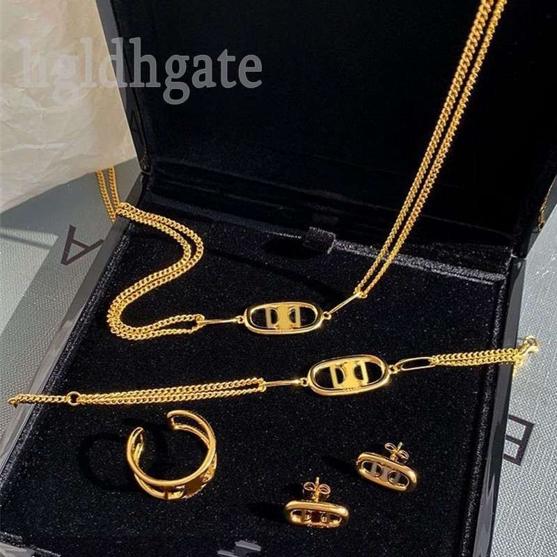 

Friendship letters luxury bracelet for men Designer Earrings engrave gifts solid color plated gold necklaces for womens jewlery summer pendantZB049 F23