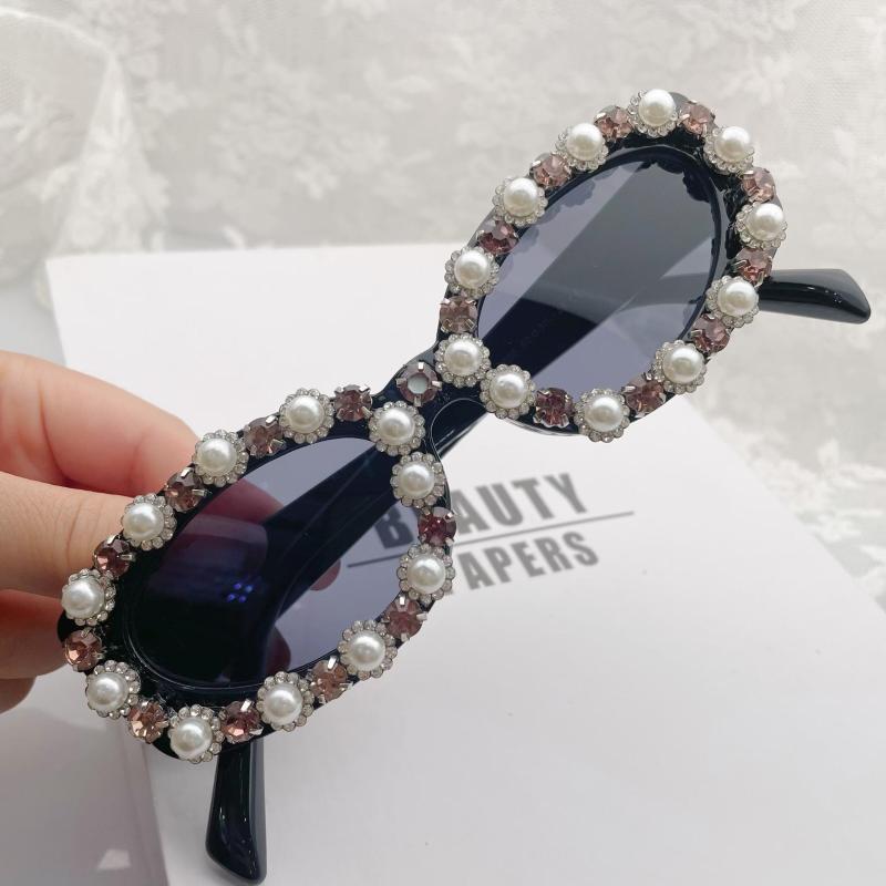 

Sunglasses Fashion Square Women Vintage Small Frame Luxury Designer Sun Glasses UV400 Trending Oval Eyewear Diamond