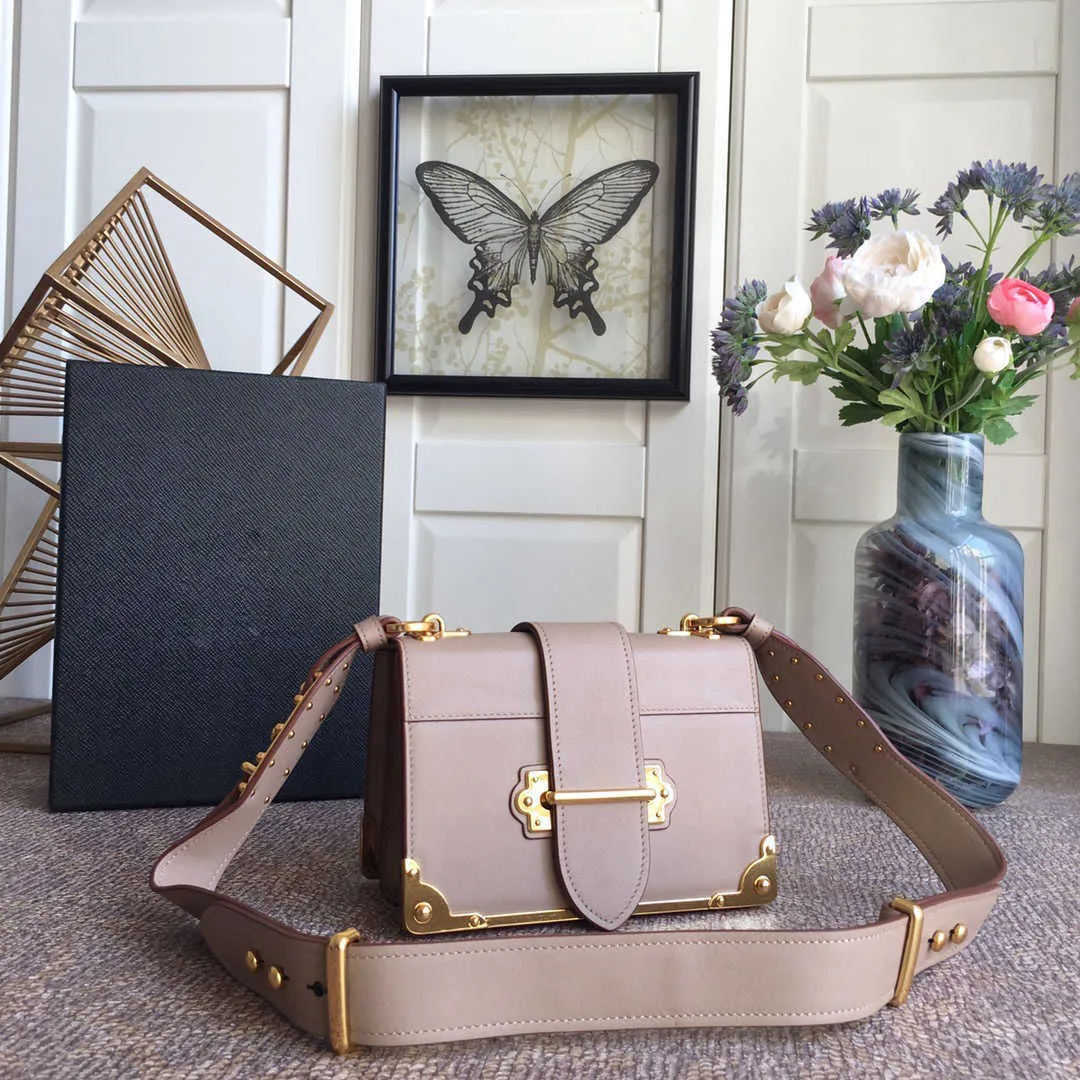 

2023 Luxury Designer Women shoulder bags chain crossbody fashion handbags purse triangle pattern Cahier