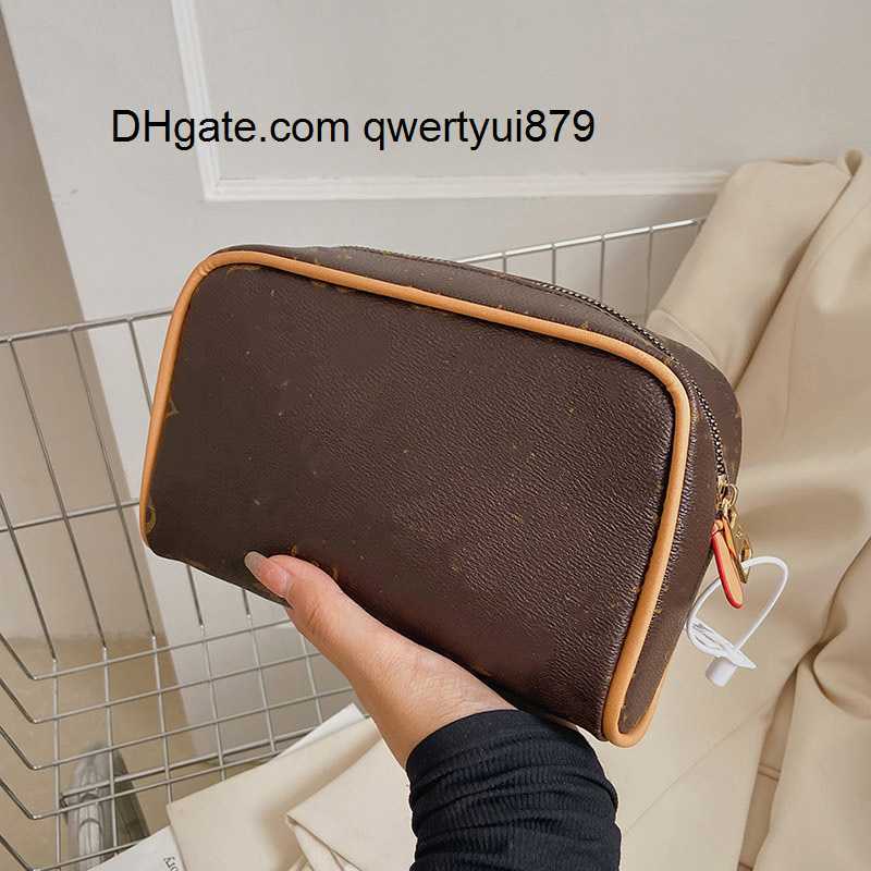 

qwertyui879 Women Cosmetic Bags Cases handbag design Evening Purse Hot Sold clutch Pouches designer bag leather Luxury Mini Long Wallet Men Small toilet wash bag, Coffee check