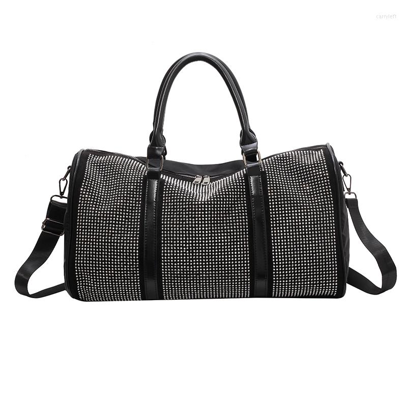 

Duffel Bags Fashion Large Capacity Leather Rivet Design For Men's And Women's Travel Sac A Main Femme Luxury Designer Handbag, Black