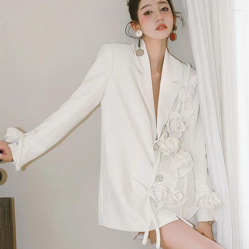 

Women' Suits 2023 All Season Women Fashion Notched Long Sleeve 3d Rose Flower Appliques Button Loose Casual White Blazer Outerwear, Picture shown