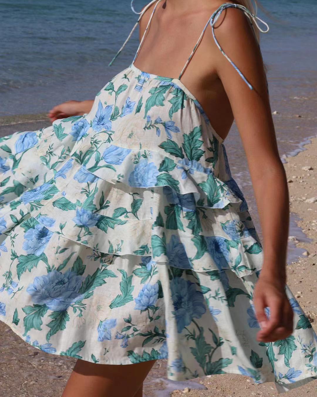 

Casual Dresses Women Blue Flower Printed Tierred multi layer Ruffles Backless Sexy Slip Mini Dress 230420, Beige