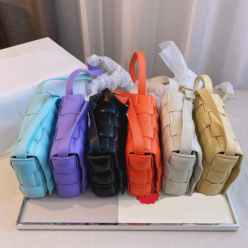

2023 Luxury designer Handbag shoulder bags women fashion messenger bag leisure temperament pleated Plaid woven cow leather pillow, Box