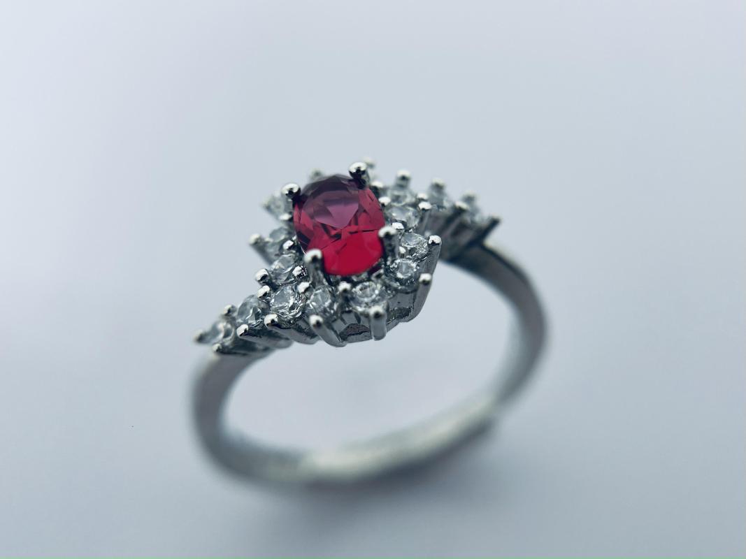 

Cluster Rings Fashionable Luxurious Men Wedding Ring Jewelry 18k Gold Pigeon Blood Red Natural Ruby