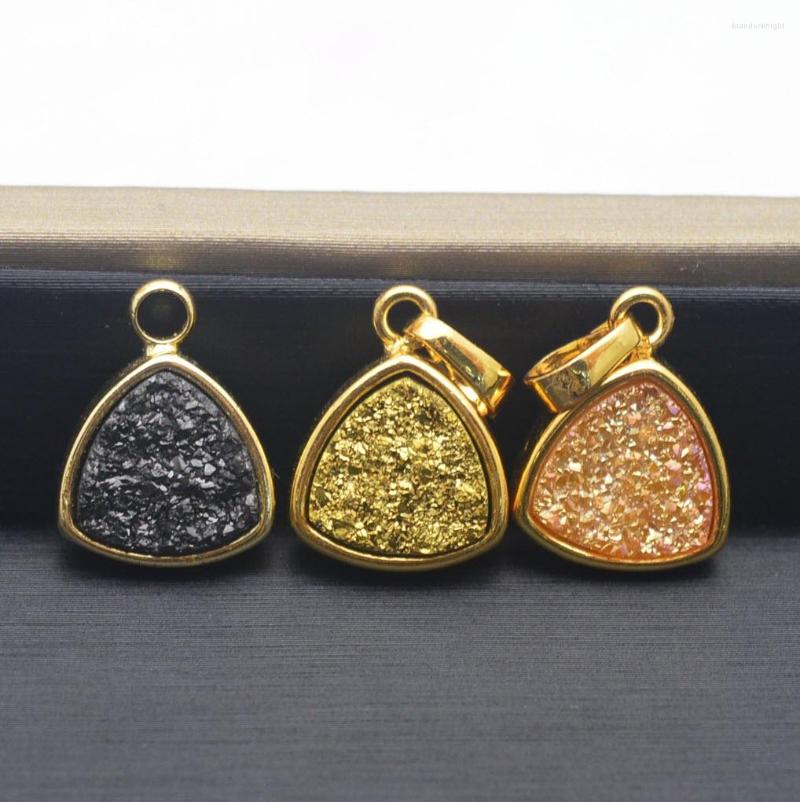 

Pendant Necklaces Natural Crystal Triangle Pendants Electroplate Crystals Necklace Gold Border Plating Fashion Jewelry