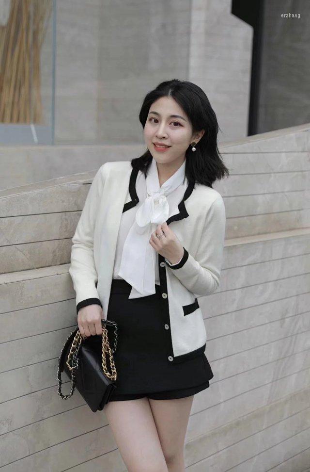 

Women' Knits Ladies O Neckline Contrast Patchwork Golden Button Knitted Long Sleeve Cardigan Jumper Top, Color as real pic