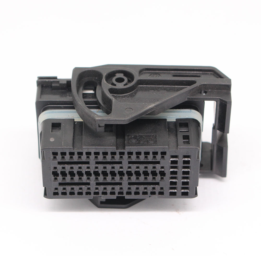 

2050010-1 64 Pin Waterproof TE Electronics Amp Wire Harness Connector Female Plug