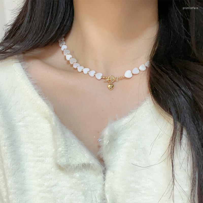 

Choker Fashion Personality Heart-shaped Shell Short Necklace