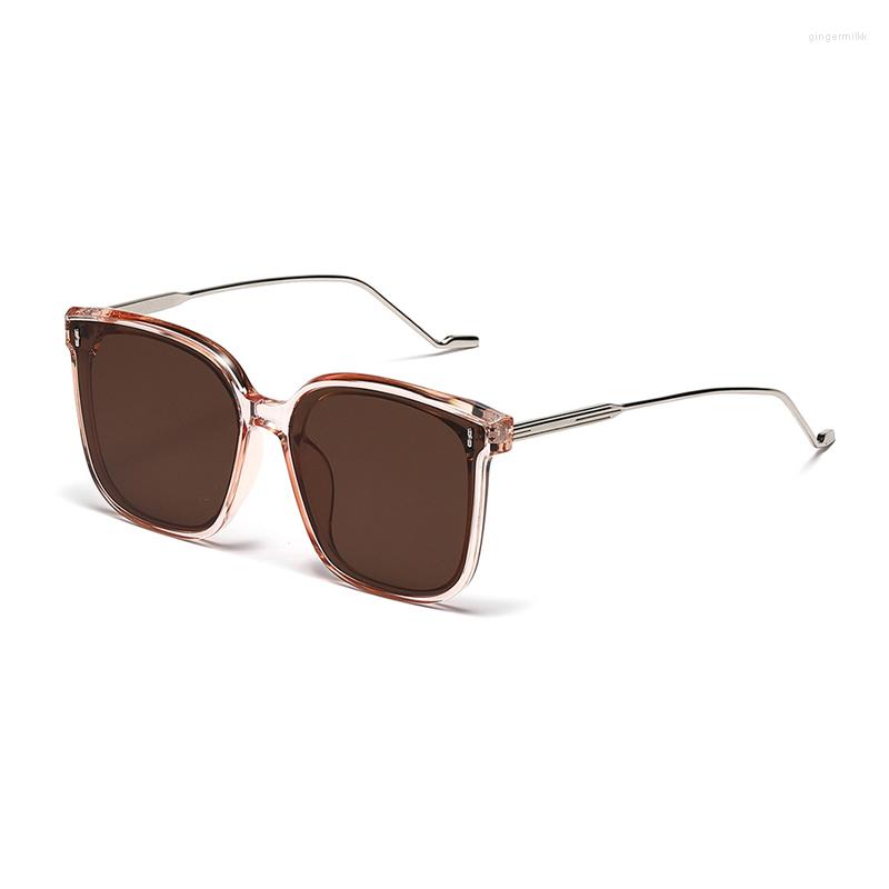 

Sunglasses DOISYER 2023 Est Fashion Retro Rivet Designer Brand Women Wholesale