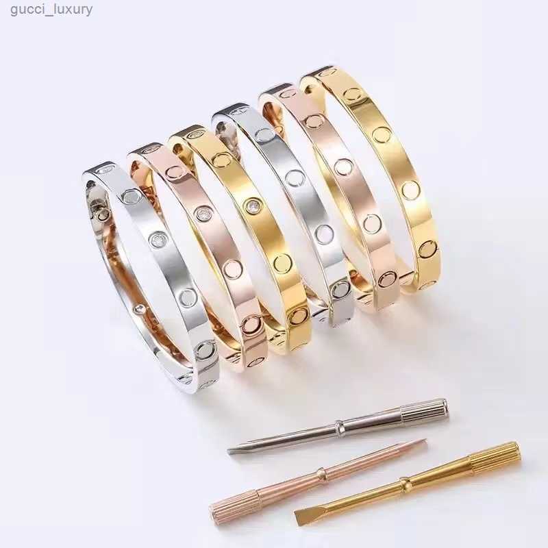 

designer Bracelet titanium steel bracelet Luxury men's and women's 18K rose gold fashion popular do not fade color bracelet trend stainless steel accessories